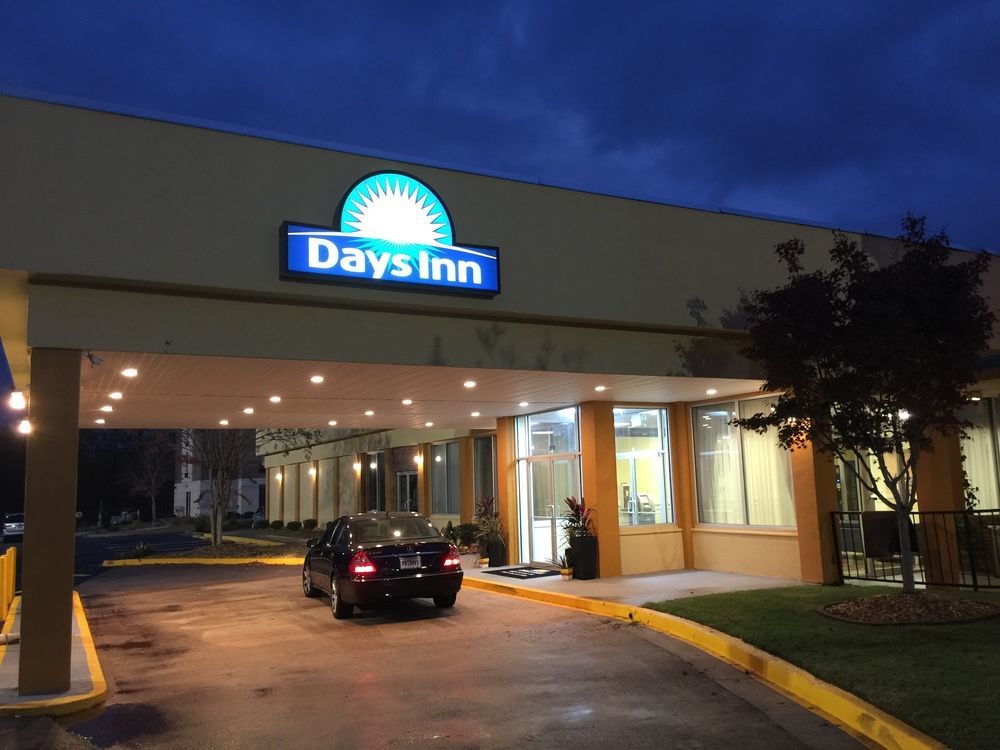 Days Inn By Wyndham Madison Extérieur photo